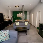 Villa Roza Boutique - New 4 Rooms With Private Rose Garden 5 Min From The Port & Flea Market