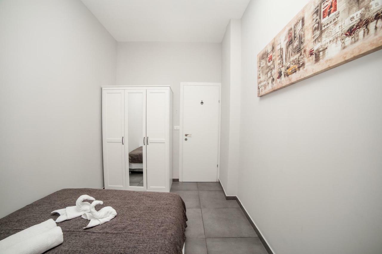 Roza Boutique - New 4 With Private Rose Garden 5 Min From The Port & Flea Market * Tel Aviv