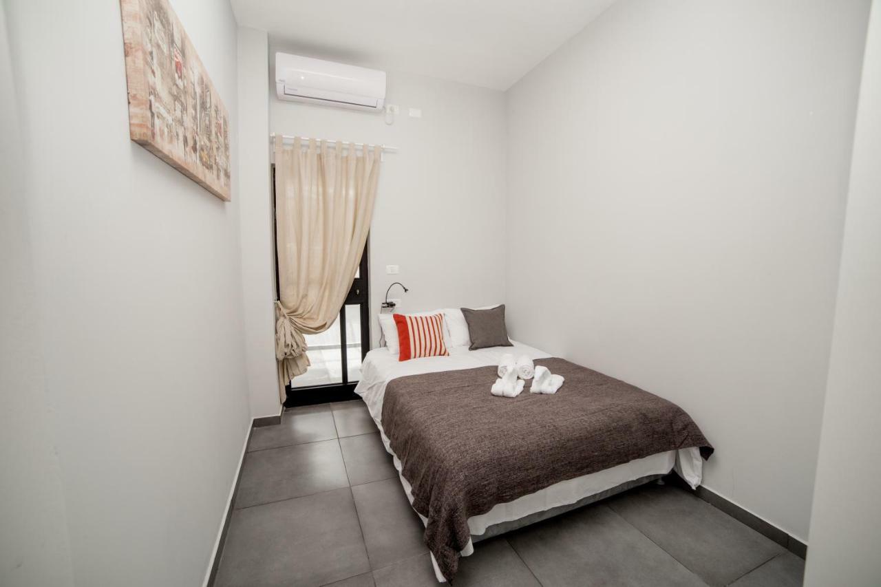 Roza Boutique - New 4 With Private Rose Garden 5 Min From The Port & Flea Market Guest house *