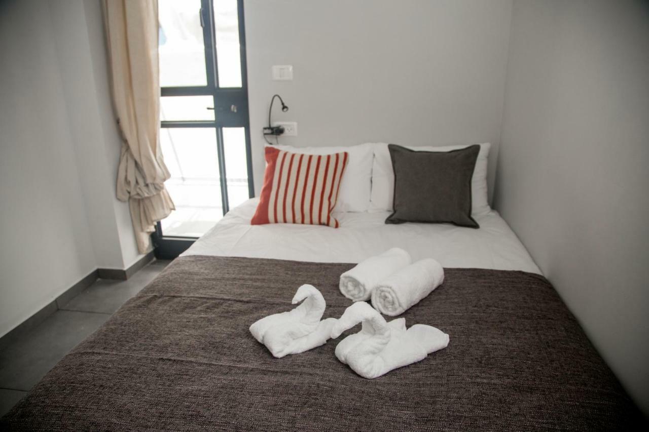 Roza Boutique - New 4 With Private Rose Garden 5 Min From The Port & Flea Market Guest house