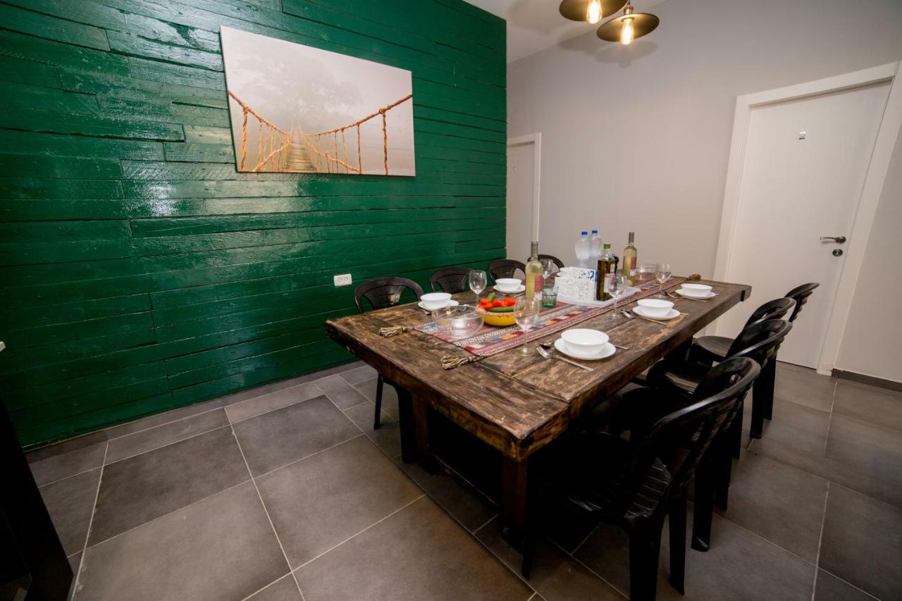 Roza Boutique - New 4 With Private Rose Garden 5 Min From The Port & Flea Market Guest house Tel Aviv
