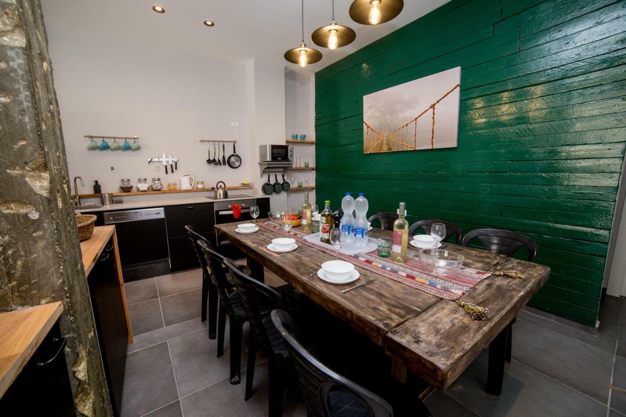 Roza Boutique - New 4 With Private Rose Garden 5 Min From The Port & Flea Market Guest house Tel Aviv