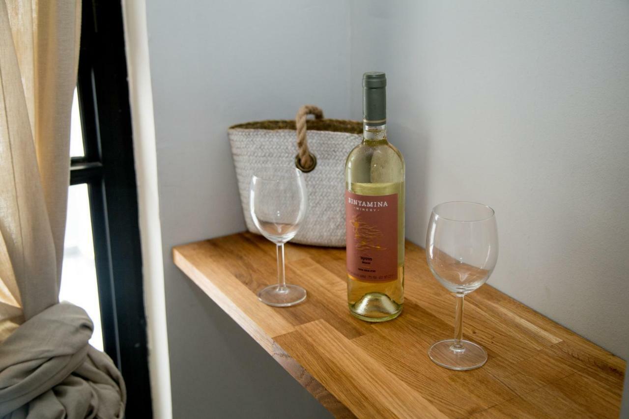 Roza Boutique - New 4 With Private Rose Garden 5 Min From The Port & Flea Market Guest house