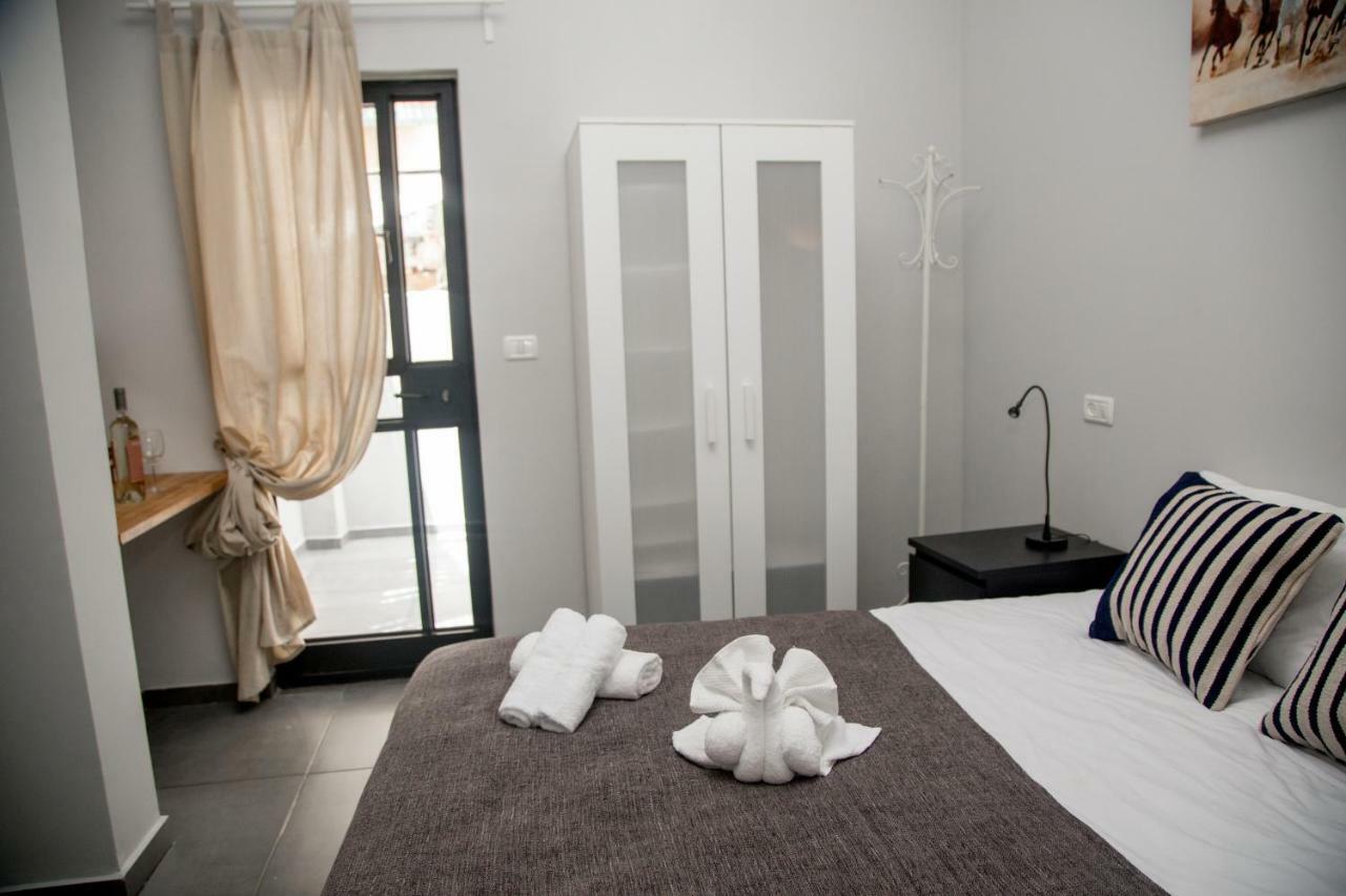 Roza Boutique - New 4 With Private Rose Garden 5 Min From The Port & Flea Market Guest house Tel Aviv