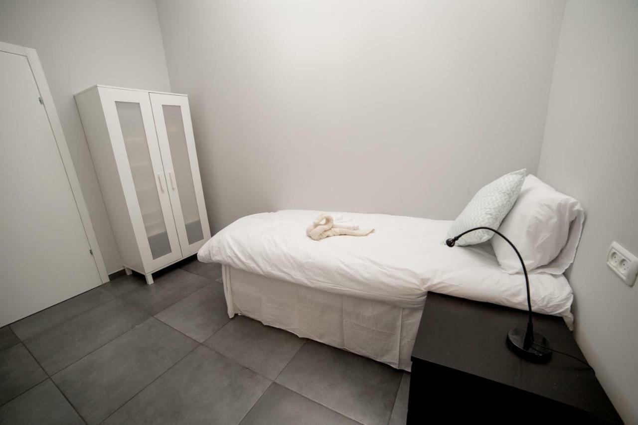 Roza Boutique - New 4 With Private Rose Garden 5 Min From The Port & Flea Market Guest house Tel Aviv