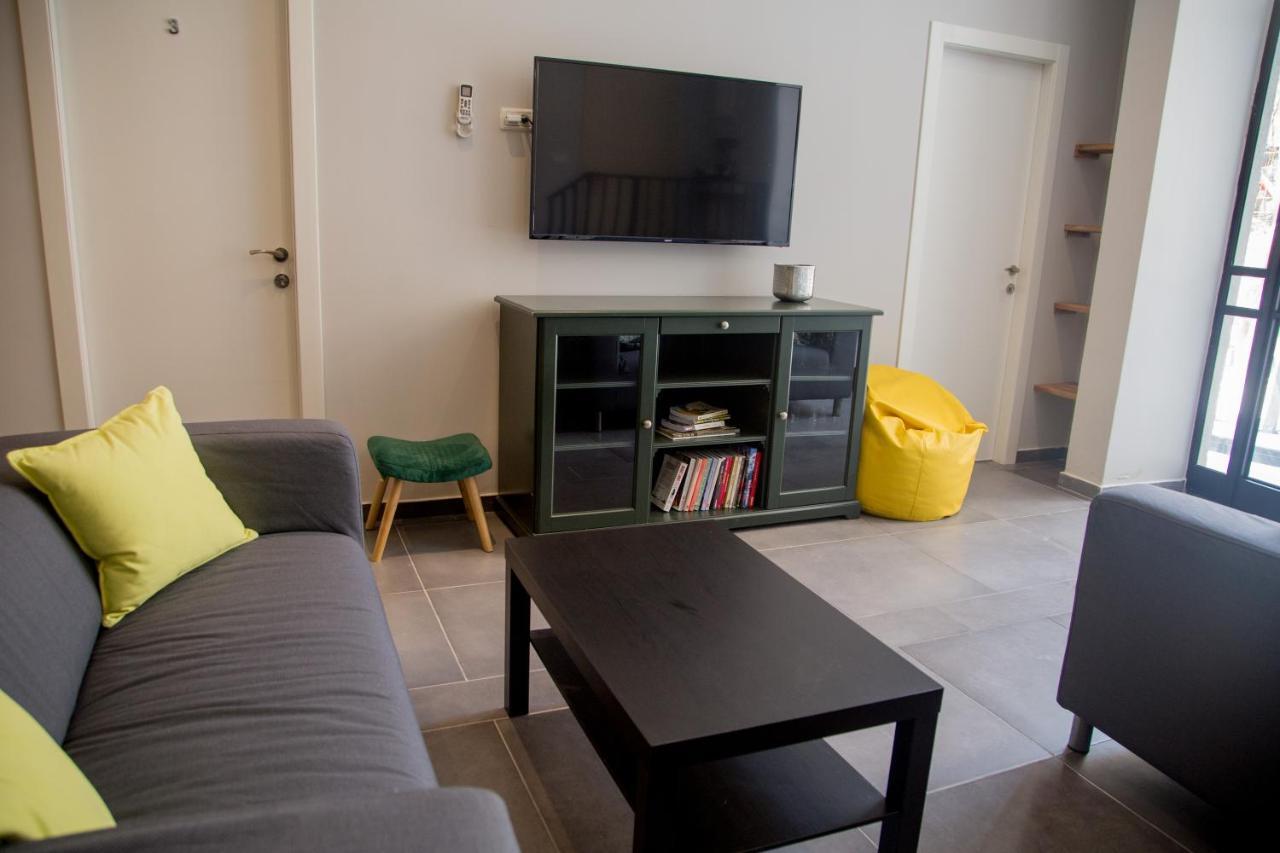 Roza Boutique - New 4 With Private Rose Garden 5 Min From The Port & Flea Market Guest house