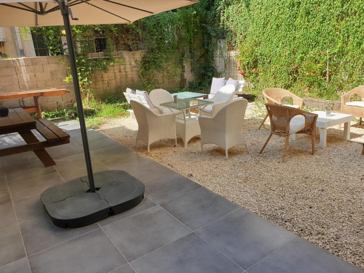 Roza Boutique - New 4 With Private Rose Garden 5 Min From The Port & Flea Market Guest house Tel Aviv